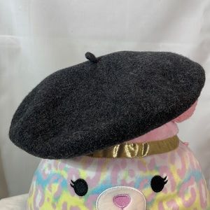 Beret grey wool